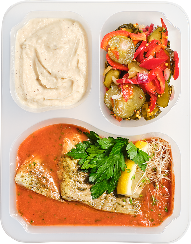 Fish Low Carb & IG - Ryba po marokańsku w pomidorach, puree z selera, surówka z kiszonego ogórka z papryką
