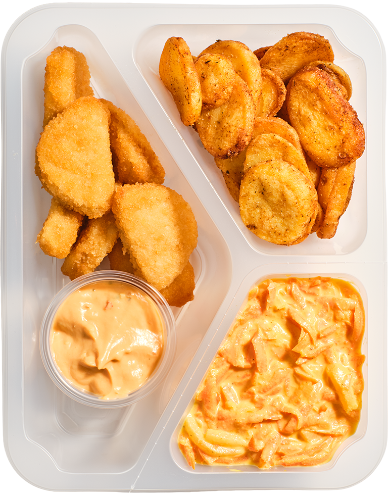 Nuggetsy roślinne z talarkami ziemniaczanymi i surówką z marchewki